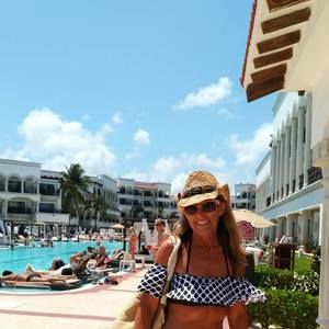 Meet your Posher, Christy